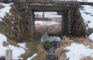 Haidmühle - Nové Údolí 2014, hrani?ní potok s železni?ním mostem. Foto: ?esko-bavorský d?jepis.