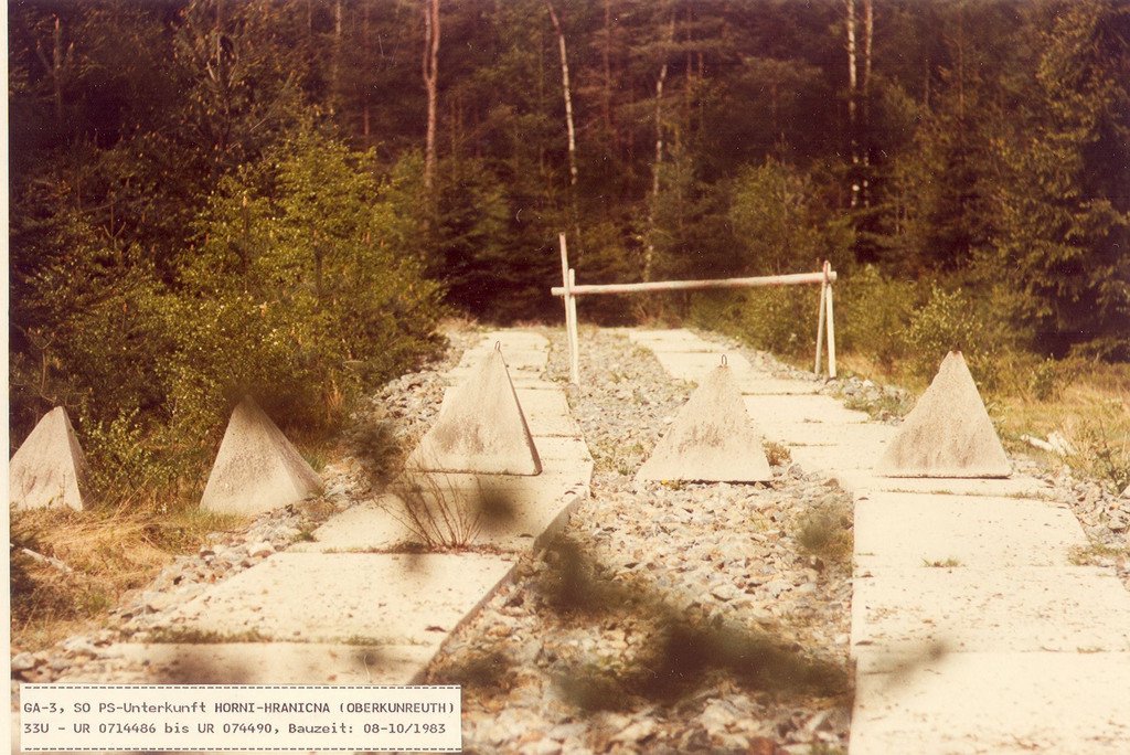 Syst&eacute;m cest pod&eacute;l hranice