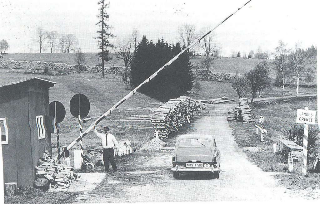 Hrani?n&iacute; p?echod Str&aacute;žn&yacute; - Philippsreut, 1968; Zdroj: Dorn, Ernst: Heimat an der Grenze.