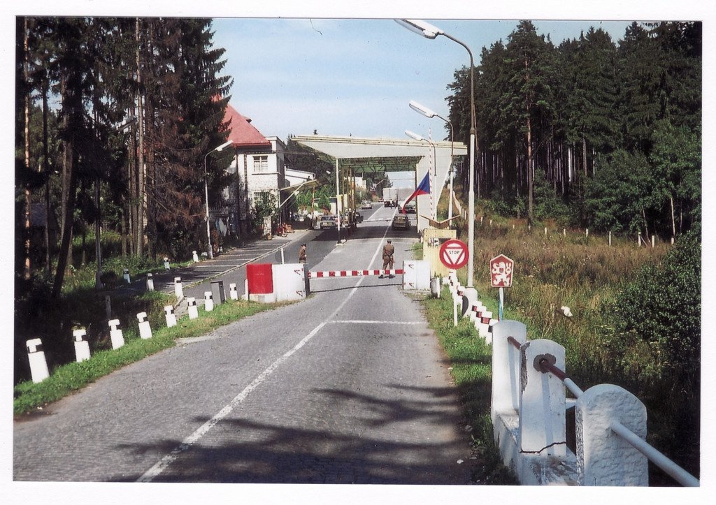 Hrani?n&iacute; p?echod Rozvadov - Waidhaus, srpen 1968; Zdroj: Heimatkundlicher Arbeitskreis Waidhaus e.V.: Grenz&uuml;bergang Waidhaus 1945 bis heute.