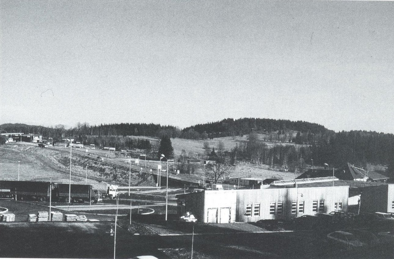 Hrani?n&iacute; p?echod Str&aacute;žn&yacute; - Philippsreut, 1990; Zdroj: Dorn, Ernst: Heimat an der Grenze.